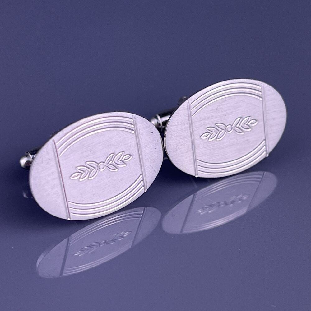Oval Lines Leaves Laurels Cufflinks Silver Tone Satin Matte Finish Vintage